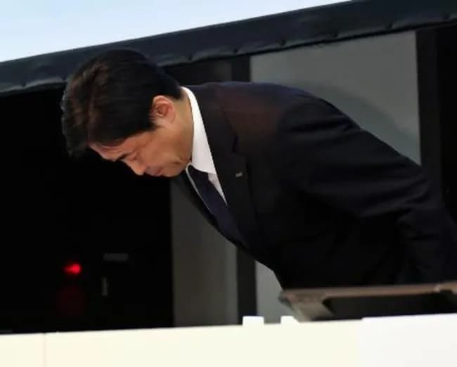 【悲報】KDDI社長「全て子会社の2人の社員の責任です」 2400億円架空計上を認める