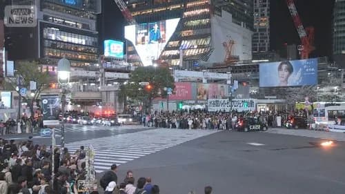 【動画】渋谷交差点放火事件、警察さんが燃えるガソリンに水バシャバシャかけてしまうｗｗｗｗｗｗｗｗｗｗ