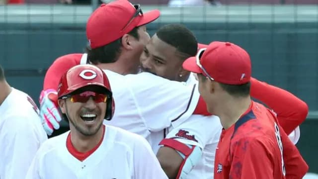 カープの阪神高橋対策は『犠打5』中村奨成も2犠打！高校野球ばり作戦で重圧かけサヨナラ勝ち