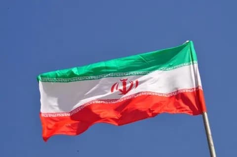 イラン「国内復興の為にガソリン1リットルあたり1円徴収する」日本「絶対に許さん」