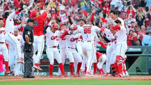 カープモンテロ2号サヨナラHR！泰先制打！栗林8回9K1失点！中崎3凡斬り1勝目！阪神戦8連敗でストップ！【広島2x-1阪神/試合結果】