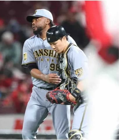 阪神・ドリス　7年ぶりセーブ「いつも通りと思って登板しました」打者3人全て一邪飛斬り