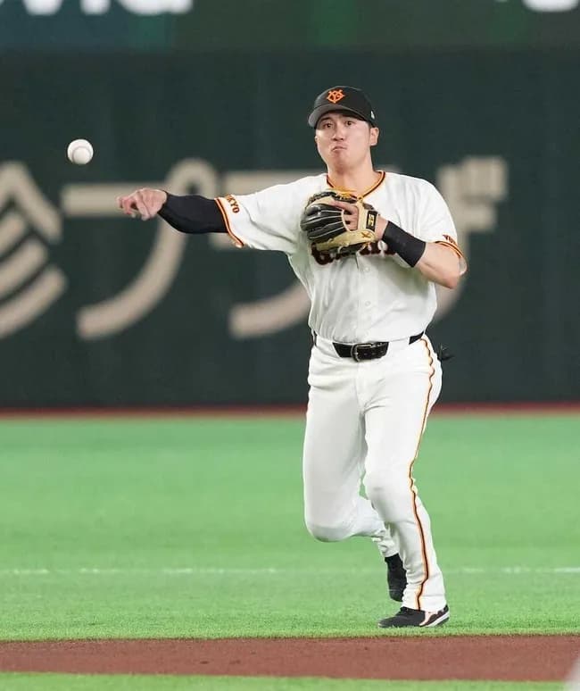 【巨人】泉口、バント練習後の球拾いを川相コーチに免除されるｗｗｗｗｗ