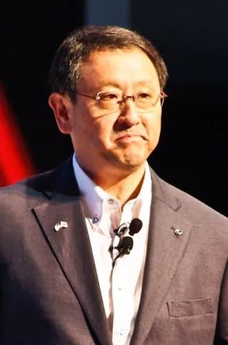 【悲報】トヨタ会長「車ってなんだと思う？」女性新入社員「移動手段」他の新入社員「ｷﾞｬﾊﾊwww」ｗｗｗｗｗｗｗｗｗｗ