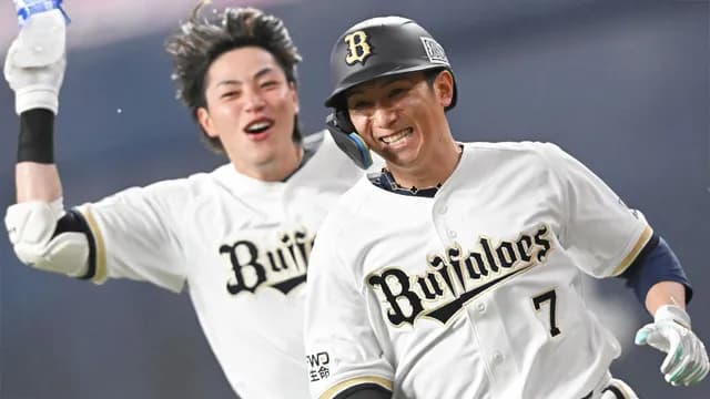 西川龍馬〝悪球〟サヨナラタイムリー！ロッテ高野から変態打法で3連勝！！