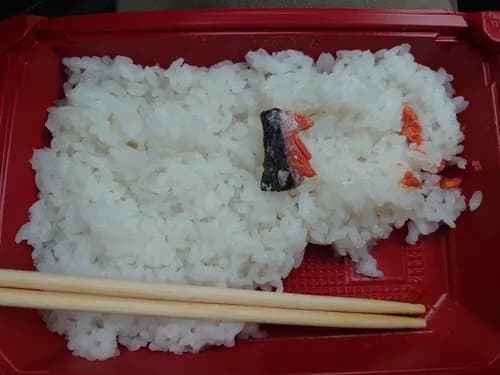 【悲報】最近の小学校の給食さん、ガチで戦時中レベルになってしまうｗｗｗｗｗｗｗｗｗｗ