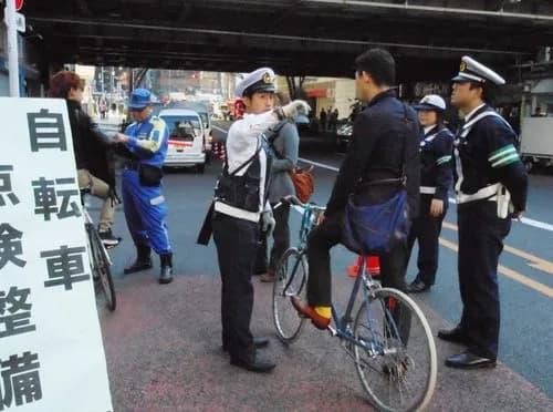 【悲報】自転車青切符制度、案の定大混乱してしまうｗｗｗｗｗｗｗｗｗｗ