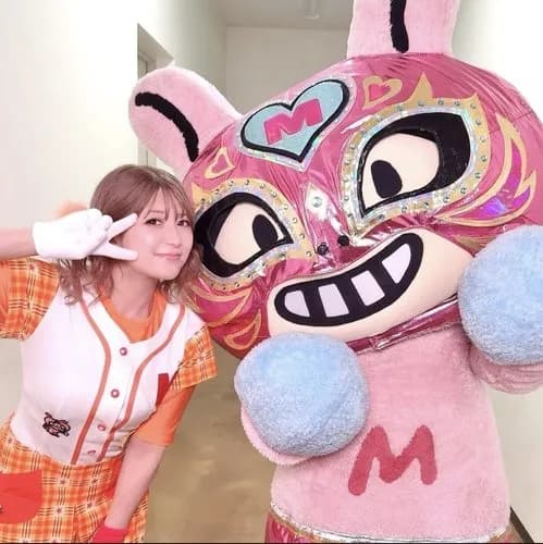 【画像】矢口真里さん(43)「久しぶりにミニモニ。の衣装着ました♡」wwwwwwwwww