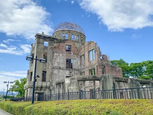 【悲報】日本人「東京大空襲！広島長崎原爆！被害者ンゴ！」ワイ「先に中国侵略したのが悪いよね？」・・・・・・・・・