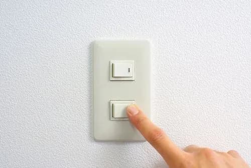 【悲報】家の照明がこのタイプの奴ｗｗｗｗｗｗｗｗｗｗ