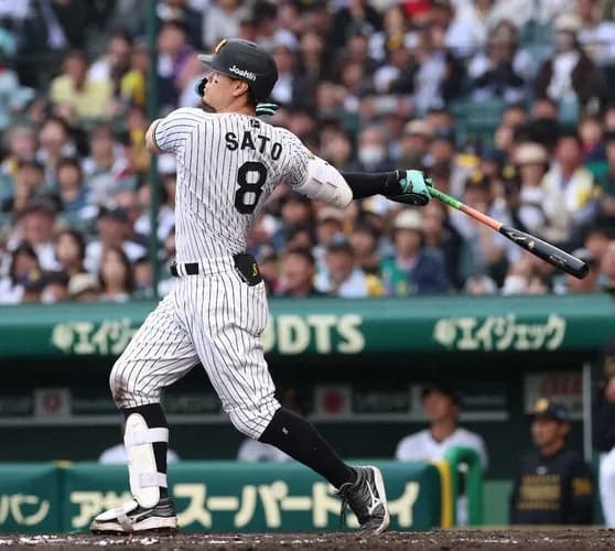 阪神・佐藤輝明の今季8号ソロは“超速の一撃”　打球速度は衝撃の187キロ！