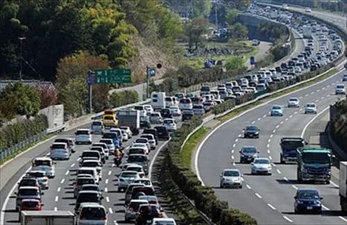 【悲報】高速道路「40キロ渋滞です」←さすがに地道いけよｗｗｗｗｗｗｗｗｗｗ