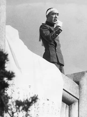 【悲報】三島由紀夫さん「東大卒の元大蔵官僚です。作家だけど映画出たり写真集出しました。腹切って死にました」←こいつｗｗｗｗｗｗｗｗｗｗ
