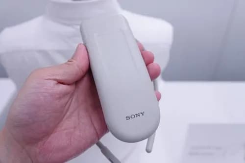 【悲報】ソニーさん、2℃しか冷えない「着るクーラー」を2万5千円で売ってしまうｗｗｗｗｗｗｗｗｗｗ