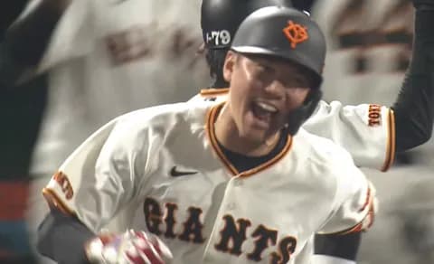 【巨人】坂本勇人 2294試合 .286(8581-2456) 300本 1065打点 OPS.806