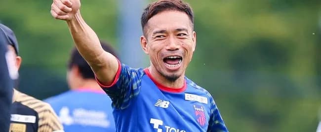 岡田「落ちるのはカズ（31）」森保「受かるのは長友（39）」