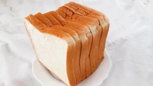 すまん、食パンって8枚切りでよくね？？