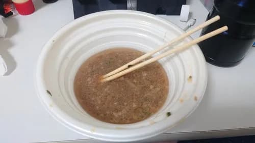 【悲報】セブンの1キロ豚ラーメンさん、ガチでヤバすぎるｗｗｗｗｗｗｗｗｗｗ