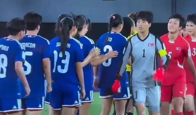 【動画】グーパンでお馴染みのサッカー北朝鮮代表、またやらかすｗｗｗｗｗｗ