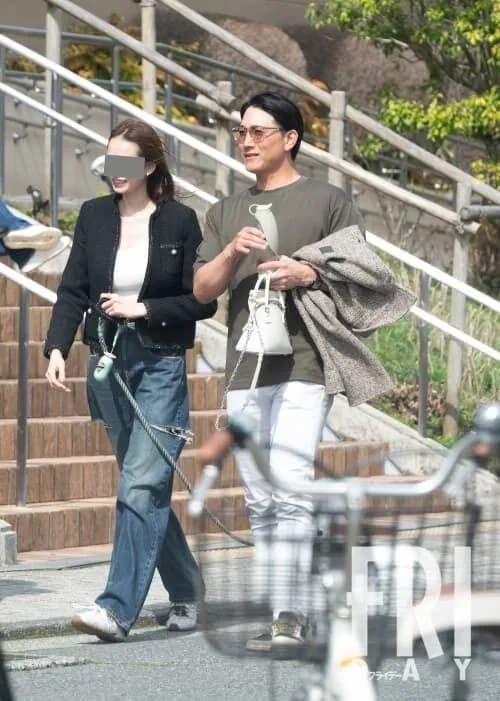 小林誠司、フライデー