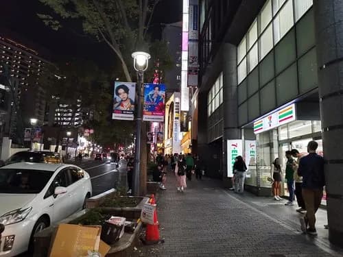 【悲報】渋谷女子さん、マ◯コに空き缶を突っ込まれた状態で路上放置されてしまうｗｗｗｗｗｗｗｗｗｗ