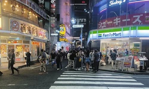 【動画】渋谷でチンピラさんと韓国系男子が喧嘩した結果ｗｗｗｗｗｗｗｗｗｗ