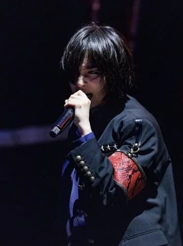 【悲報】新しい学校のリーダーズ・SUZUKAさん、メガネを外した結果がヤバすぎるｗｗｗｗｗｗｗｗｗｗ