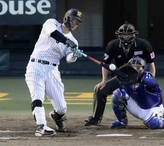 【阪神】立石正広に見せた４番の姿　佐藤輝明Ｖ打＆12号「違和感なくプレーできるよう接する」