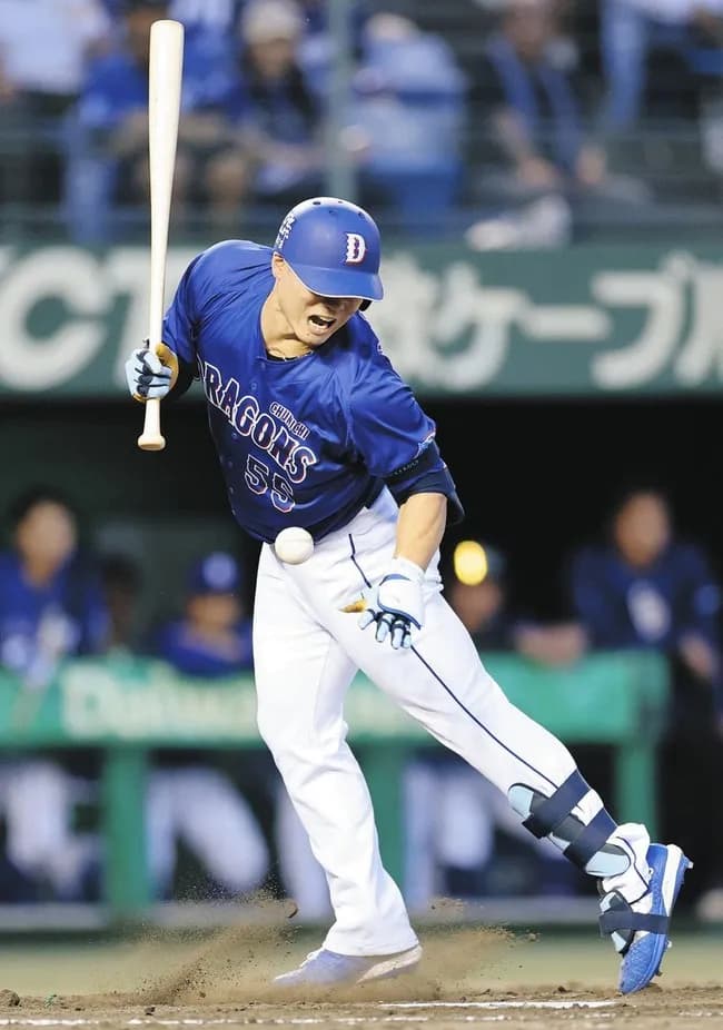 中日細川、四球死球故意四球でリーグトップ