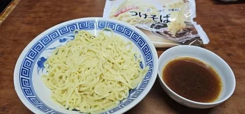 【悲報】セブンの冷凍つけめん200円、ガチでヤバすぎるｗｗｗｗｗｗｗｗｗｗ