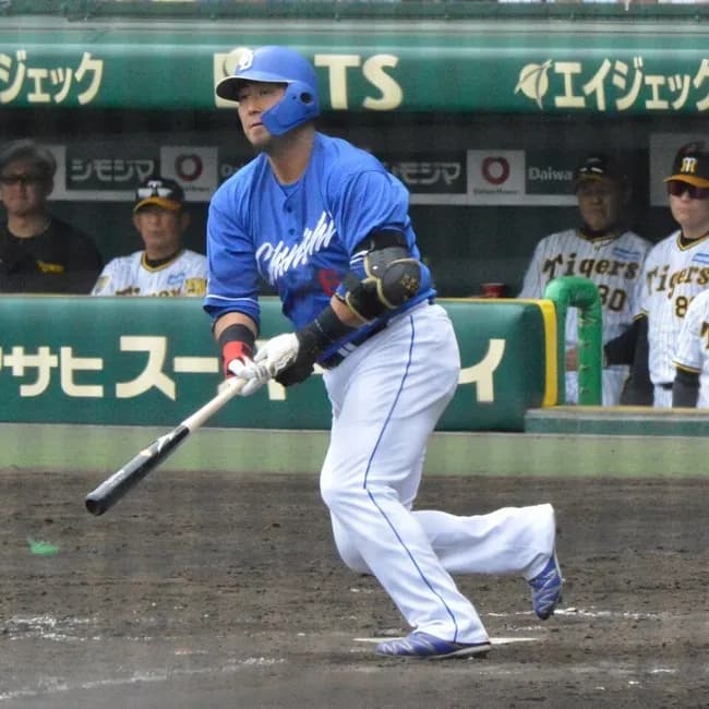 中田翔　プロ通算17年　.248 1579安打　309本塁打　OPS.755