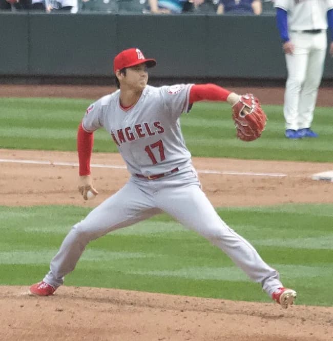 エンゼルス時代の大谷今より軽く投げてるのに今と同じくらい速い
