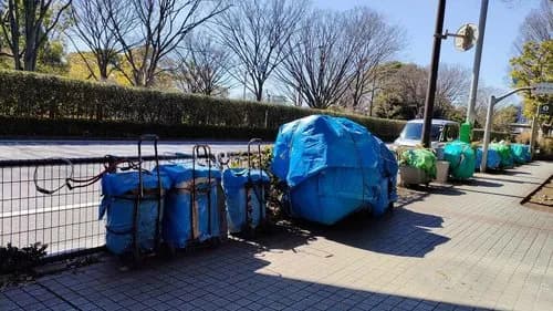 【困惑】ホームレスさんって働いてないのにどうやって飲み食いしてんの？・・・・・・・・・