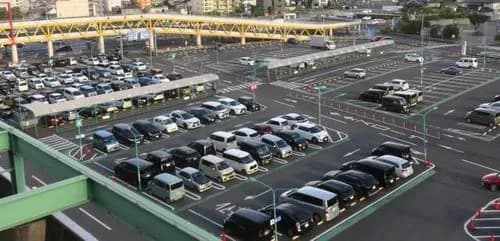 【悲報】婆さん「いや！人を跳ねちゃった！」爺さん「落ち着け！ワシが運転代わってやる！」・・・・・・・・・