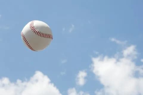 野球って“30本塁打打てる奴を9人並べる”のが最強じゃね？