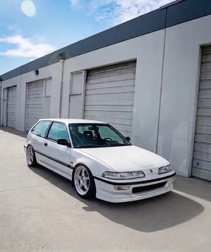 【悲報】この車の名前当てれる奴おる？ｗｗｗｗｗｗｗｗｗｗ