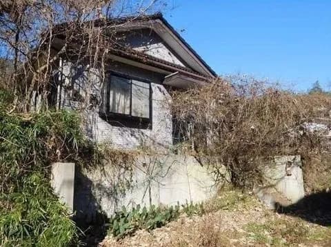 【画像】千葉の84万円激安戸建て物件が怖すぎると話題にwwww