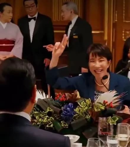【悲報】高市早苗さん、ベトナム大統領の前でベロンベロンに酔っ払って謎ダンスｗｗｗｗｗｗｗｗｗｗ