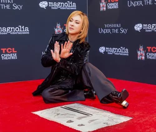 【驚愕】YOSHIKIさん「今、秋田の居酒屋にいます。誰にも気づかれてません」ｗｗｗｗｗｗｗｗｗｗ