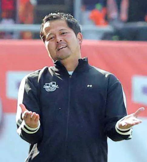 【悲報】J2大宮監督→ペットボトル蹴って退場→解任へｗｗｗｗｗｗ
