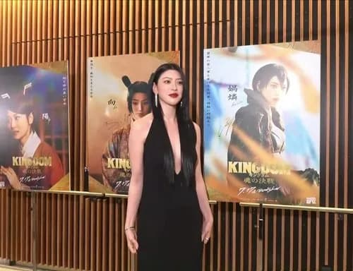 【朗報】三吉彩花さん(29)、背中のタトゥーをお披露目ｗｗｗｗｗｗｗｗｗｗ