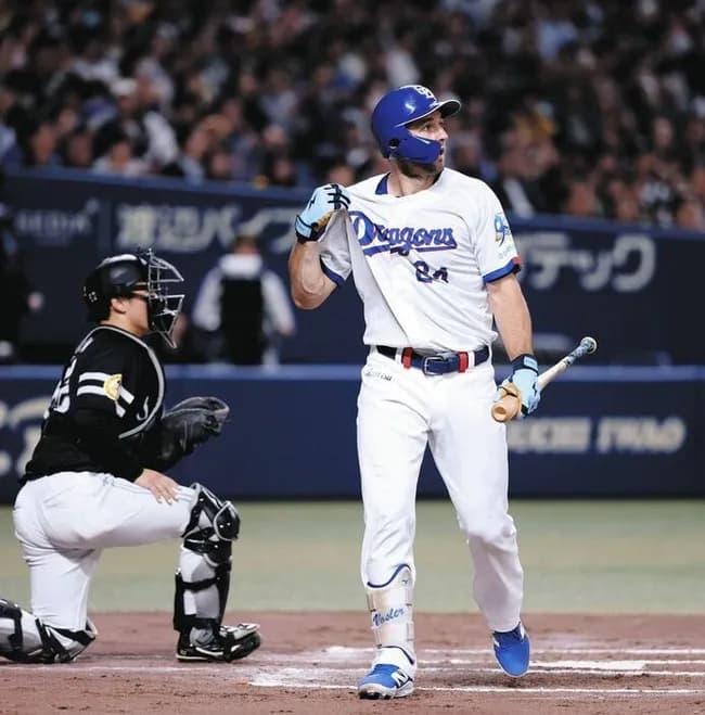 中日・井上監督、「ちょっと考えます」3三振で10打席連続無安打のボスラー起用法とサノー＆岡林の昇格に言及