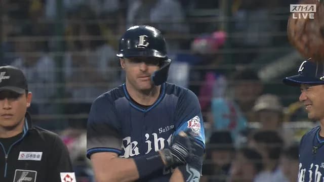 西武・ネビン、死球が認められず怒りのヒットｗｗｗｗ