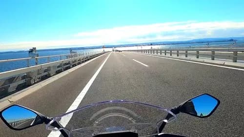 【動画】バイク乗りさん「赤信号ちんたら歩いてる女さんムカつくわ、せや」ｗｗｗｗｗｗｗｗｗｗ