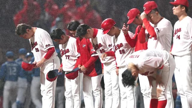 カープ塹江＆益田炎上で延長12回逆転負け。名原同点打！ファビ3号！9回裏に執念の同点劇も5時間超え大雨試合を落とす【広島2-5日ハム/試合結果】