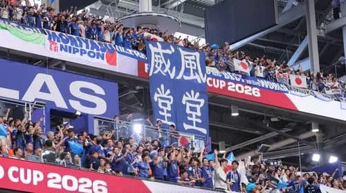 【悲報】日本代表サポーターさんの試合後のゴミ拾い、ガチで恥ずかしい・・・・・・・・・