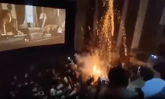 【動画】海外の映画館、日本人との陽キャの差を見せつけてしまうwwwwwwww