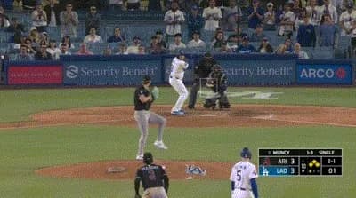 ドジャース サヨナラ勝ちで連敗を4でストップ、山本7回1安打の好投も6勝目ならず 大谷盗塁でサヨナラ演出 マンシーがサヨナラ犠飛