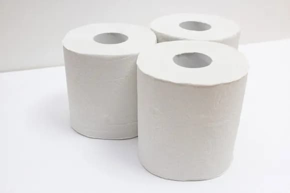 【悲報】最近の男子トイレ、なぜか隣の人のモノが見放題になってしまうwwwwwwwwwww