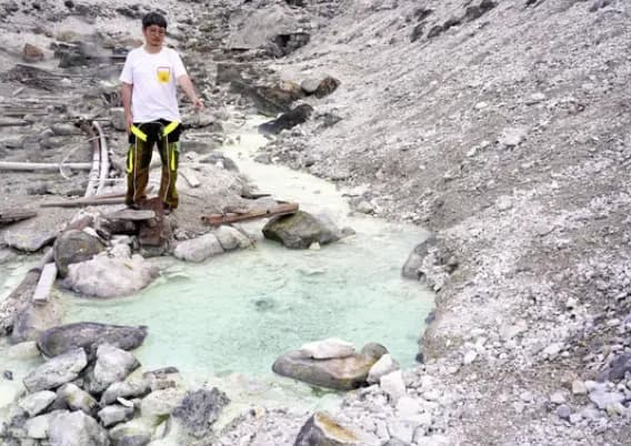 【悲報】ニセコの温泉街…中国人が勝手に源泉から水路を引いたせいで温泉街にお湯が流れてこなくなる・・・・・・